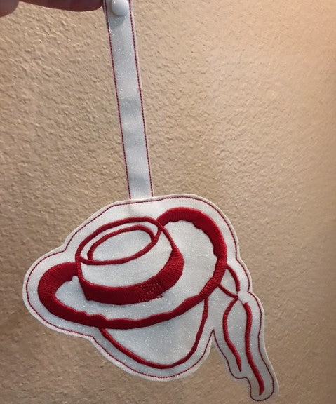 Pom Holder